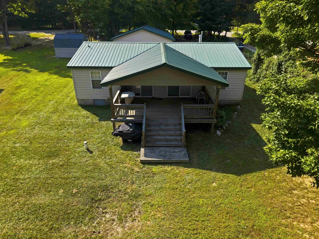 4328 N Shore Drive Excelsior Township MI 49646