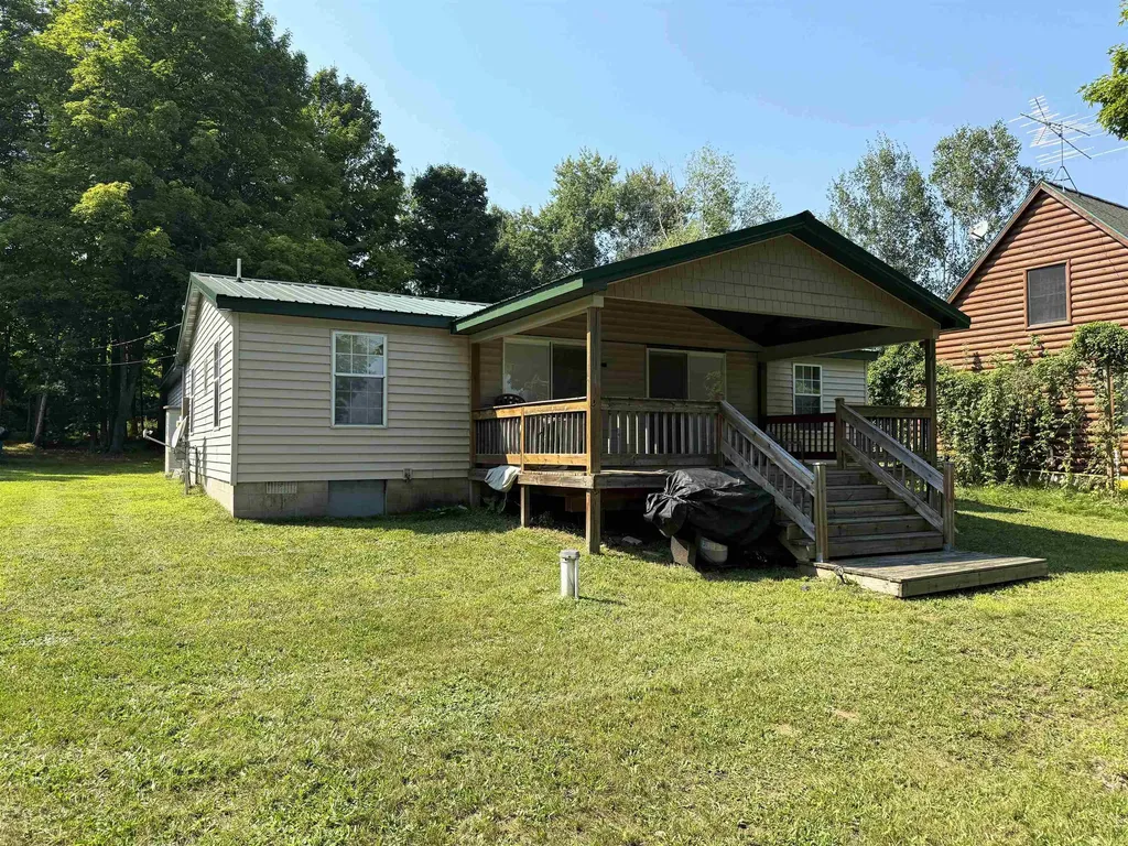 4328 N Shore Drive Excelsior Township MI 49646