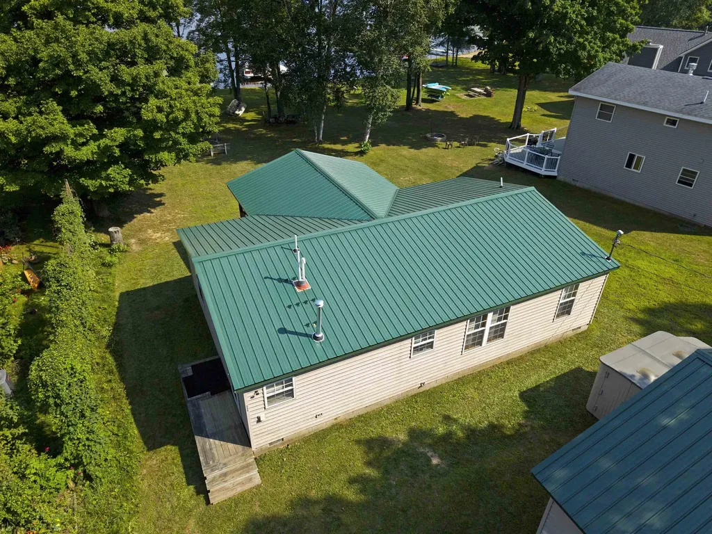 4328 N Shore Drive Excelsior Township MI 49646