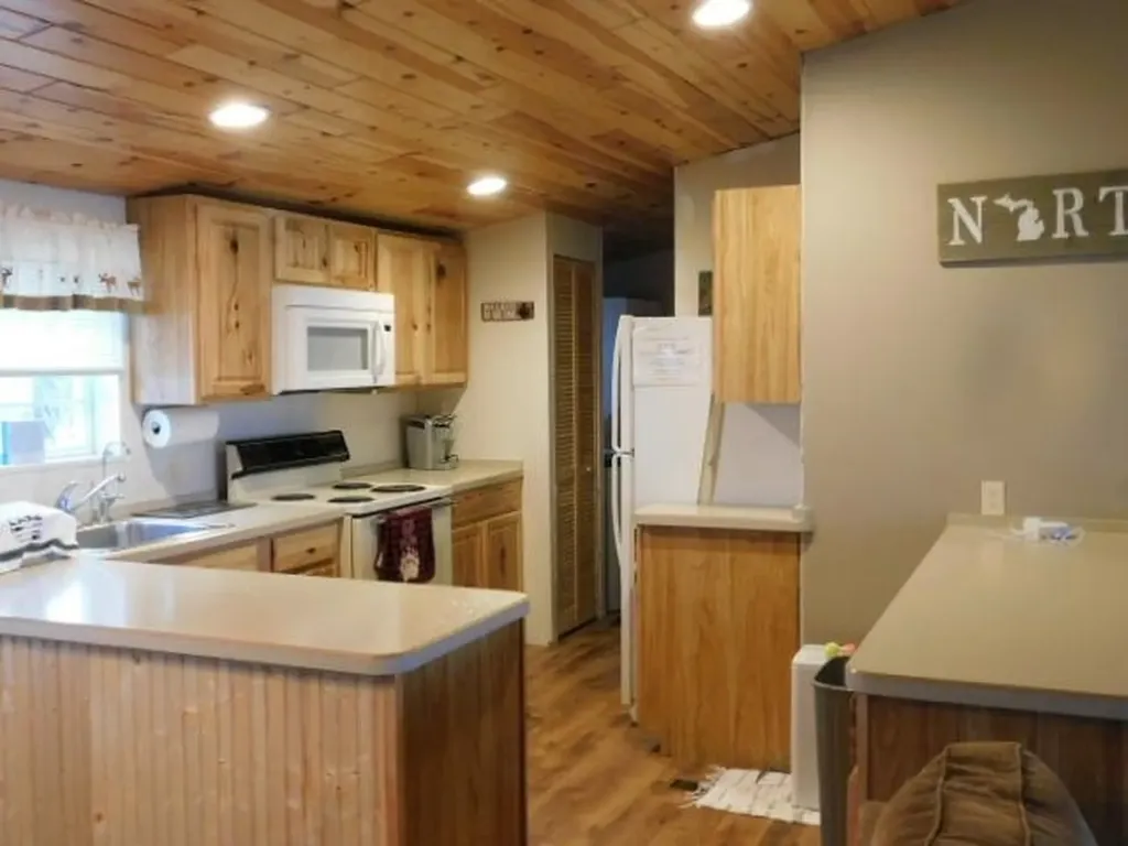 4328 N Shore Drive Excelsior Township MI 49646