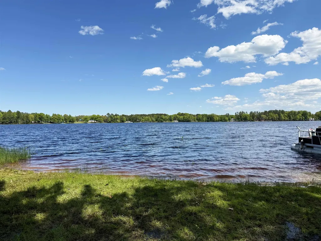 4328 N Shore Drive Excelsior Township MI 49646