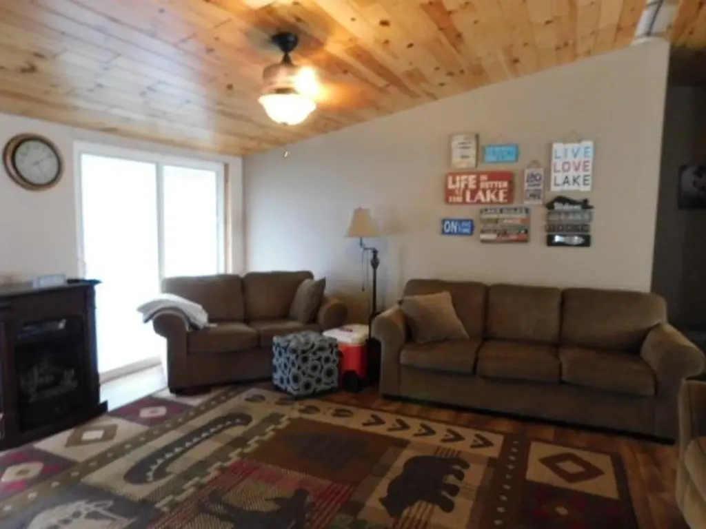 4328 N Shore Drive Excelsior Township MI 49646