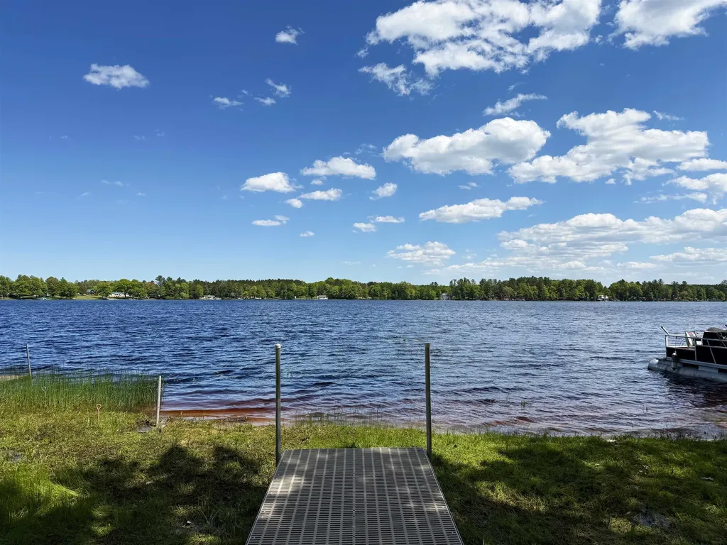 4328 N Shore Drive Excelsior Township MI 49646