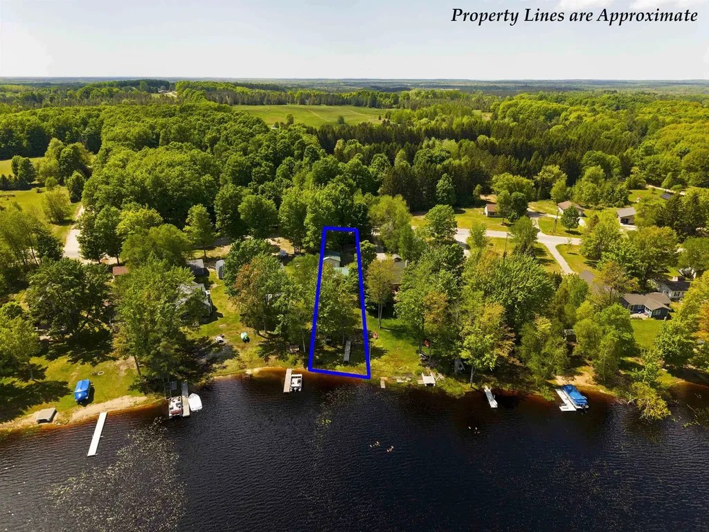 4328 N Shore Drive Excelsior Township MI 49646
