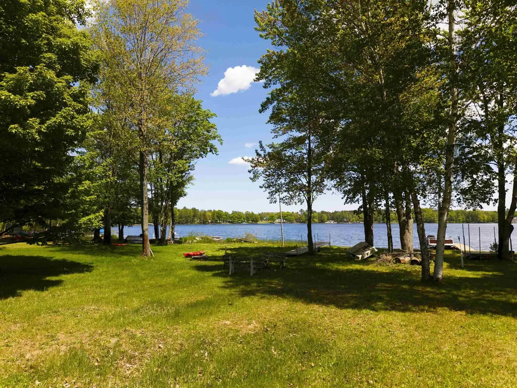 4328 N Shore Drive Excelsior Township MI 49646