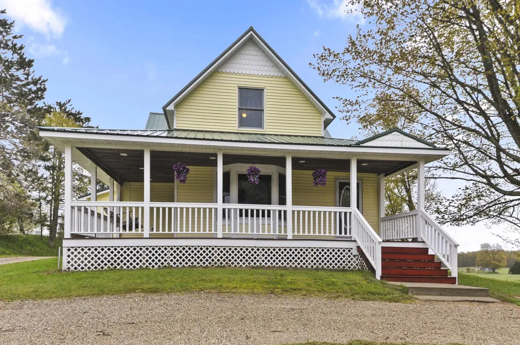 9901 S 41 Road Clam Lake Township MI 49601