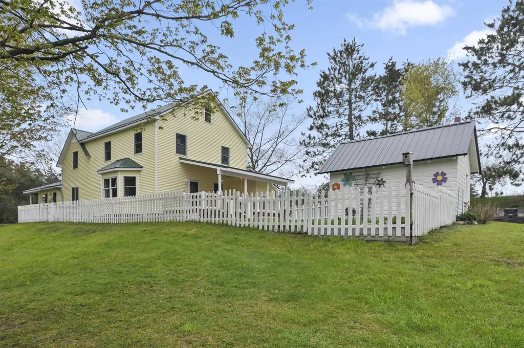 9901 S 41 Road Clam Lake Township MI 49601