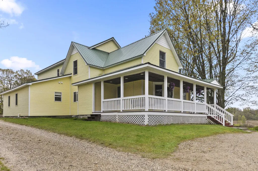 9901 S 41 Road Clam Lake Township MI 49601