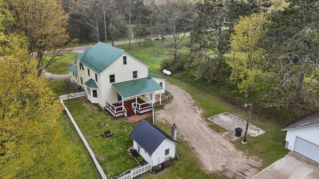 9901 S 41 Road Clam Lake Township MI 49601