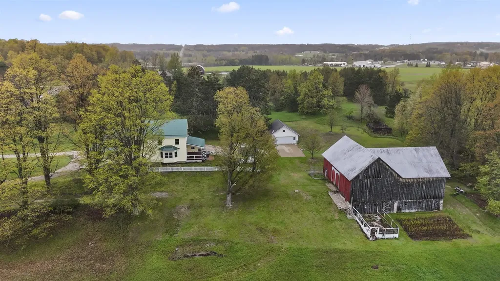 9901 S 41 Road Clam Lake Township MI 49601