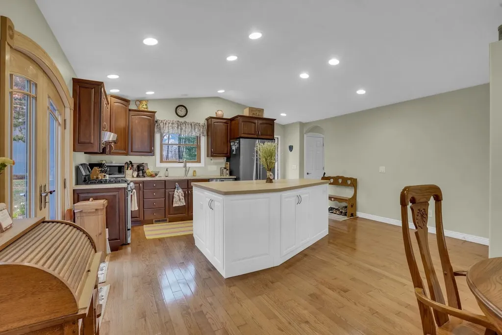 2255 Wenonah Trail Caldwell Township MI 49651