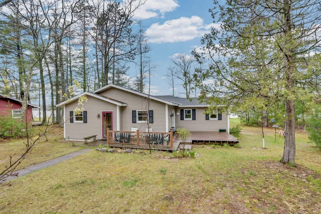 2255 Wenonah Trail Caldwell Township MI 49651