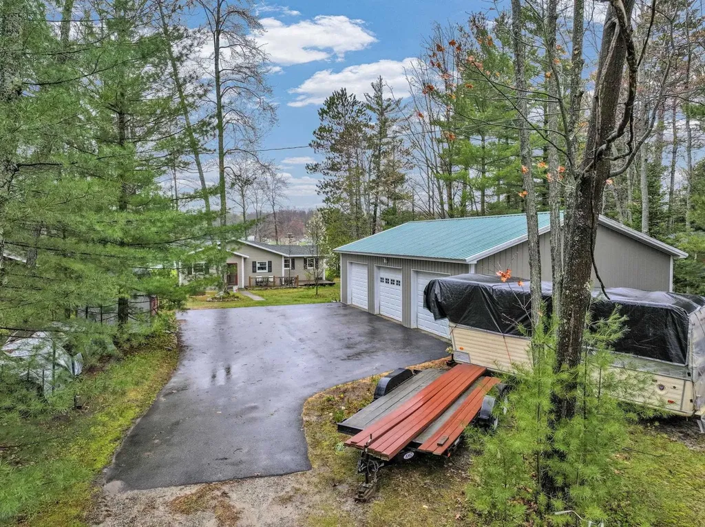 2255 Wenonah Trail Caldwell Township MI 49651