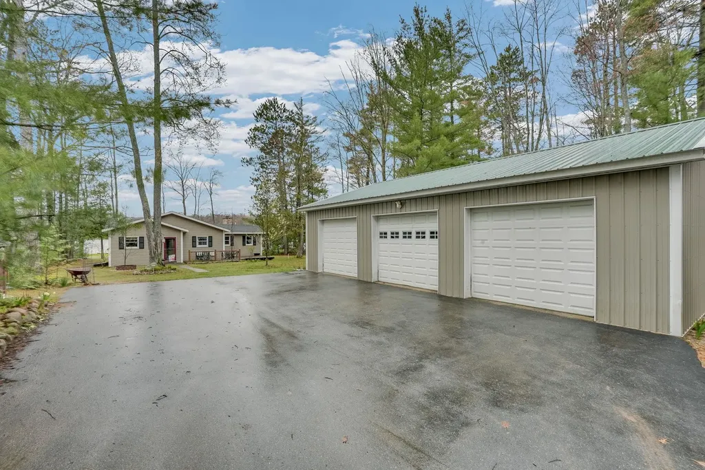 2255 Wenonah Trail Caldwell Township MI 49651