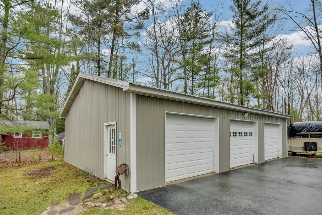 2255 Wenonah Trail Caldwell Township MI 49651