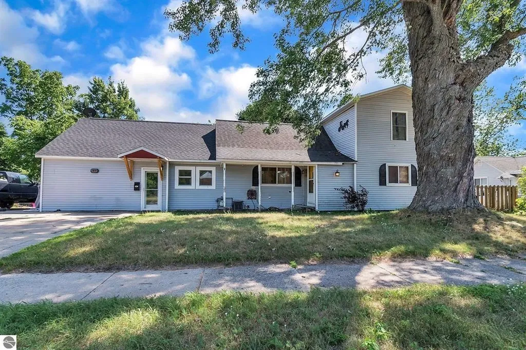 817 Walnut Street Cadillac City MI 49601