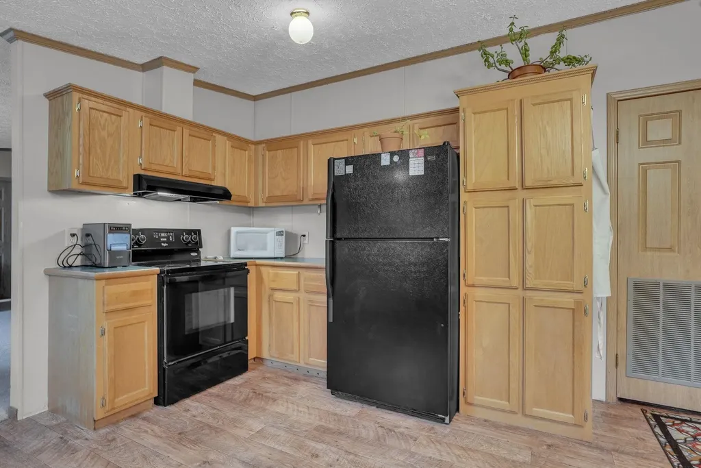 8765 E 10 Road Liberty Township MI 49663