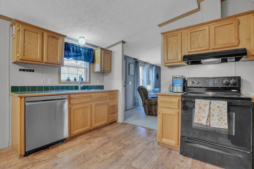 8765 E 10 Road Liberty Township MI 49663