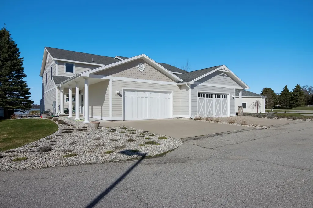 7484 Huckleberry Lane Milton Township MI 49648