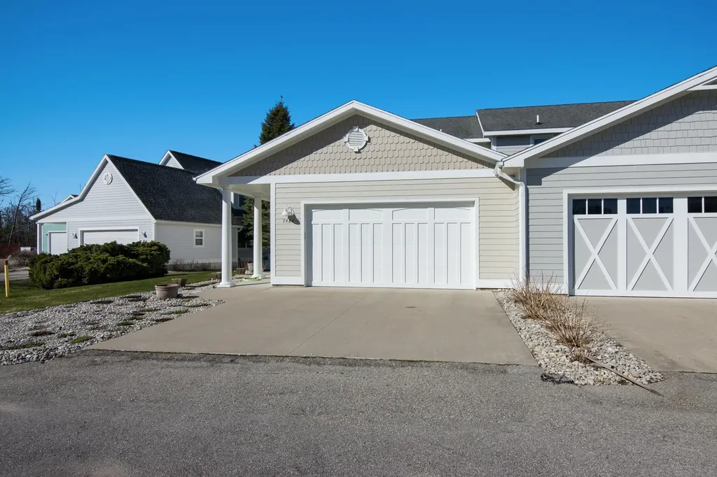 7484 Huckleberry Lane Milton Township MI 49648