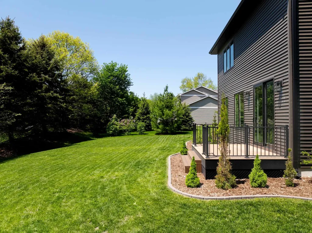 9336 E Summerfield Drive Elmwood Charter Township MI 49684