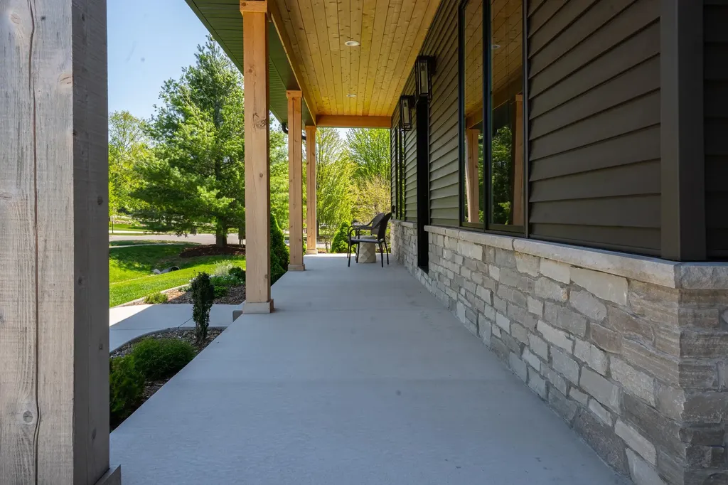 9336 E Summerfield Drive Elmwood Charter Township MI 49684