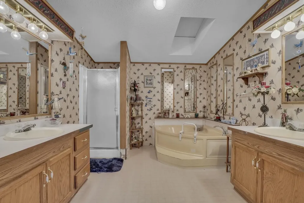 21513 23 Mile Road Burdell Township MI 49688