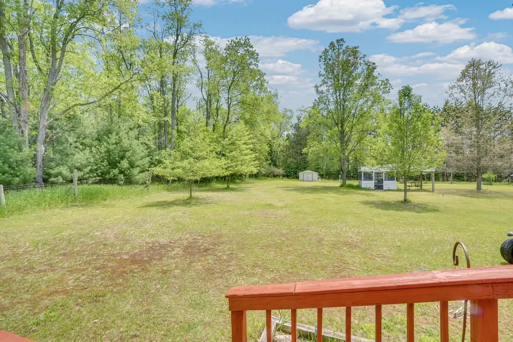 21513 23 Mile Road Burdell Township MI 49688