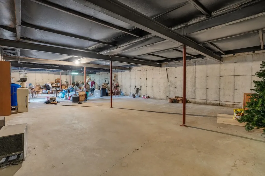 21513 23 Mile Road Burdell Township MI 49688
