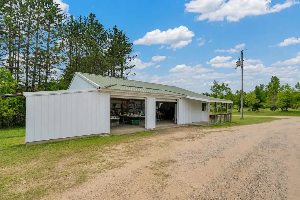 21513 23 Mile Road Burdell Township MI 49688
