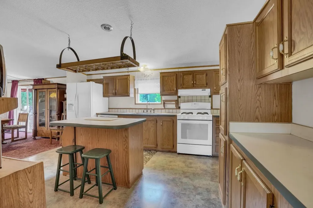 21513 23 Mile Road Burdell Township MI 49688