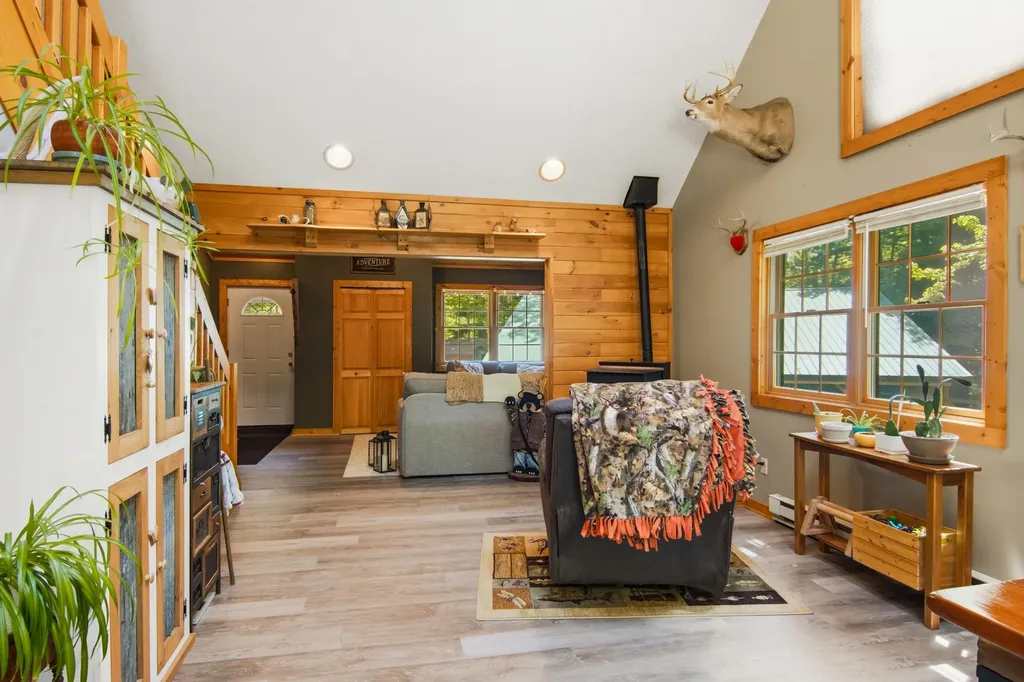 16862 Healy Lake Road Springdale Township MI 49683