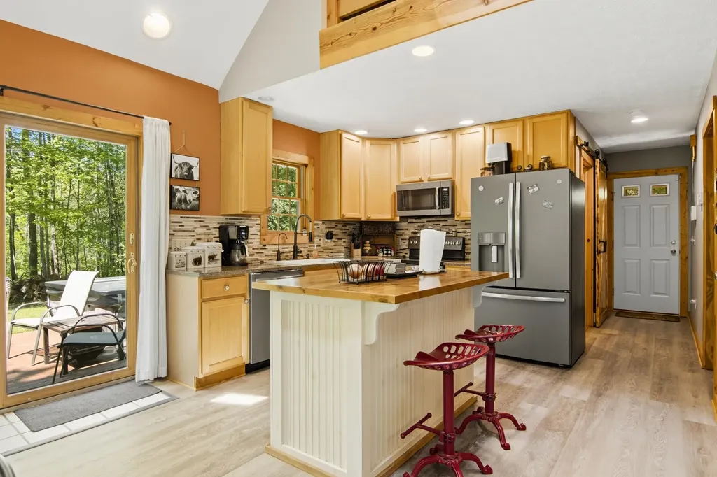 16862 Healy Lake Road Springdale Township MI 49683