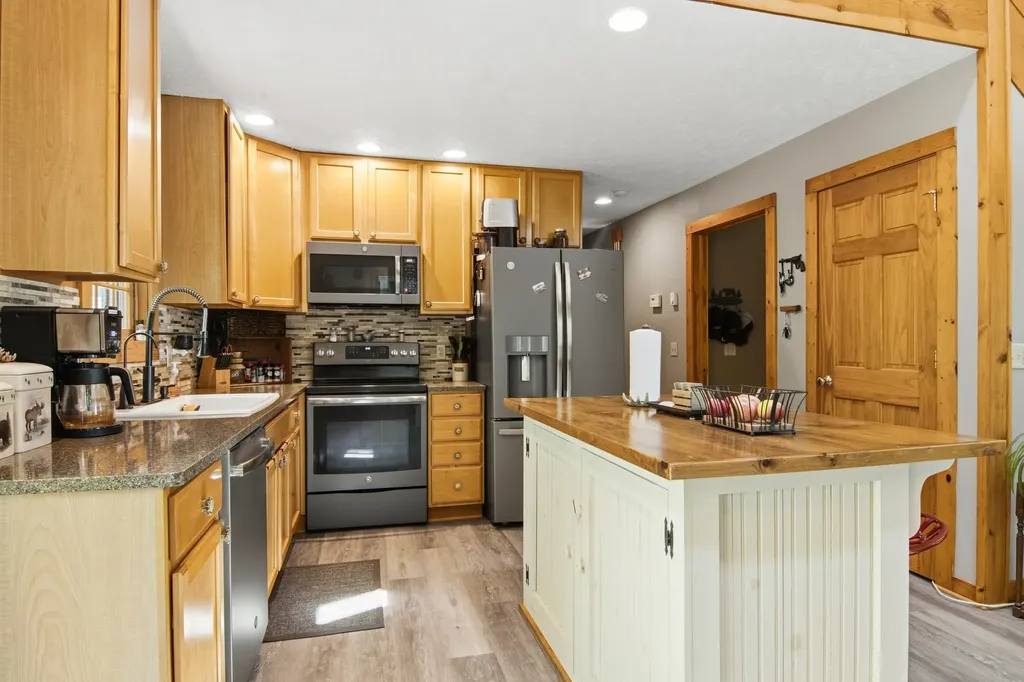 16862 Healy Lake Road Springdale Township MI 49683