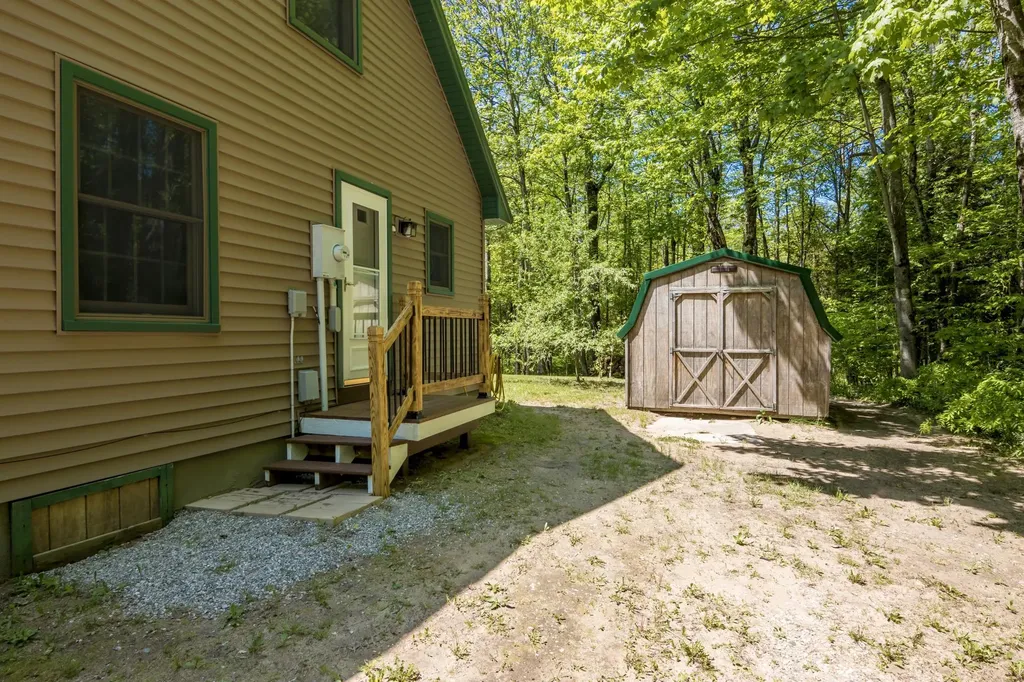 16862 Healy Lake Road Springdale Township MI 49683