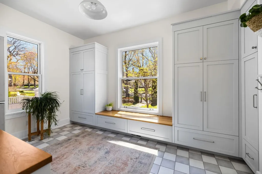 229 Wellington Street Traverse City City MI 49686