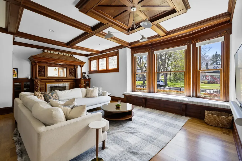 229 Wellington Street Traverse City City MI 49686