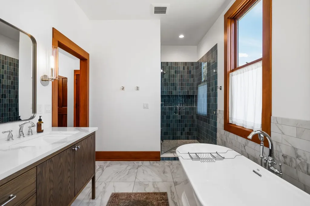 229 Wellington Street Traverse City City MI 49686