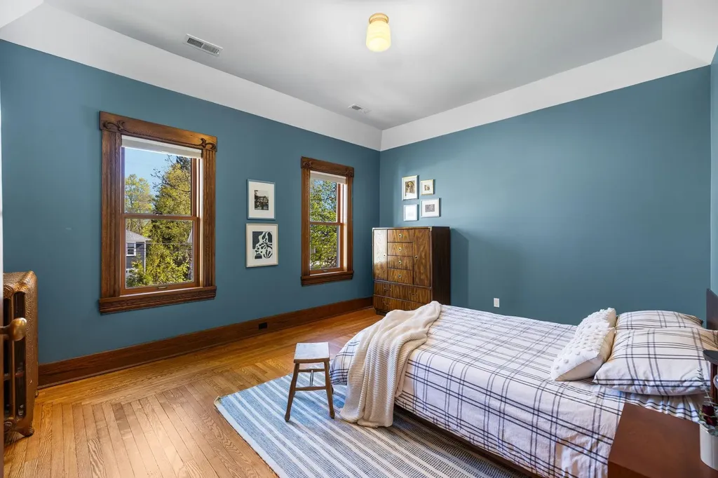 229 Wellington Street Traverse City City MI 49686