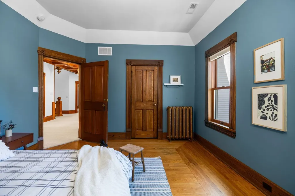 229 Wellington Street Traverse City City MI 49686