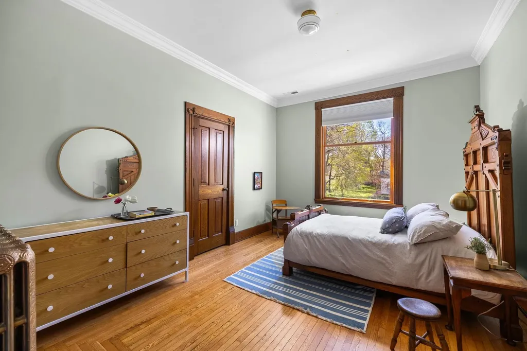 229 Wellington Street Traverse City City MI 49686