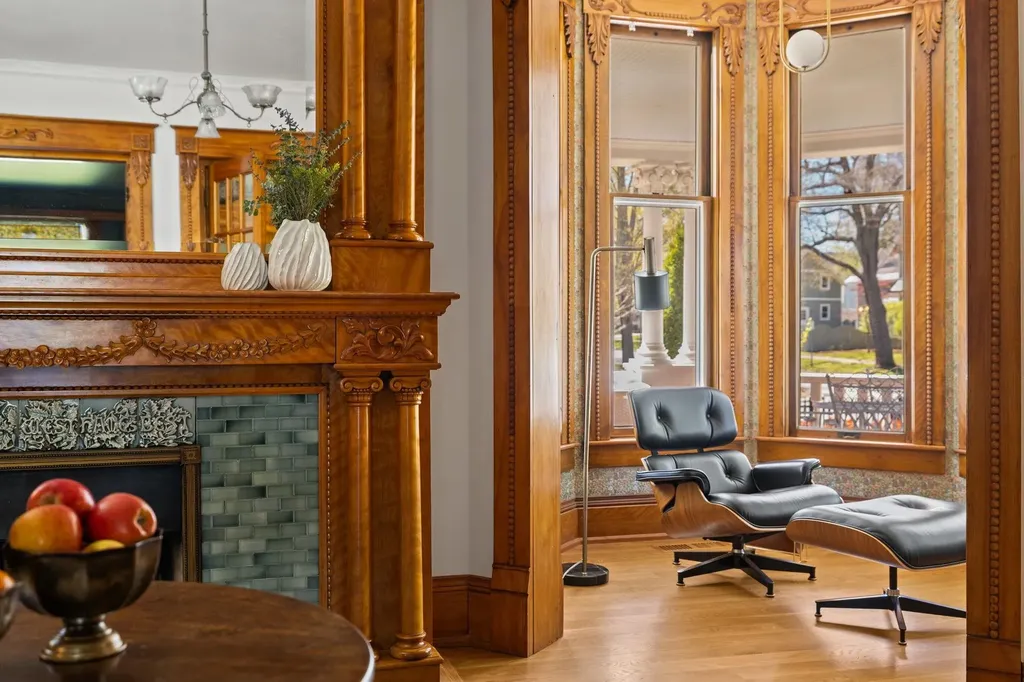 229 Wellington Street Traverse City City MI 49686