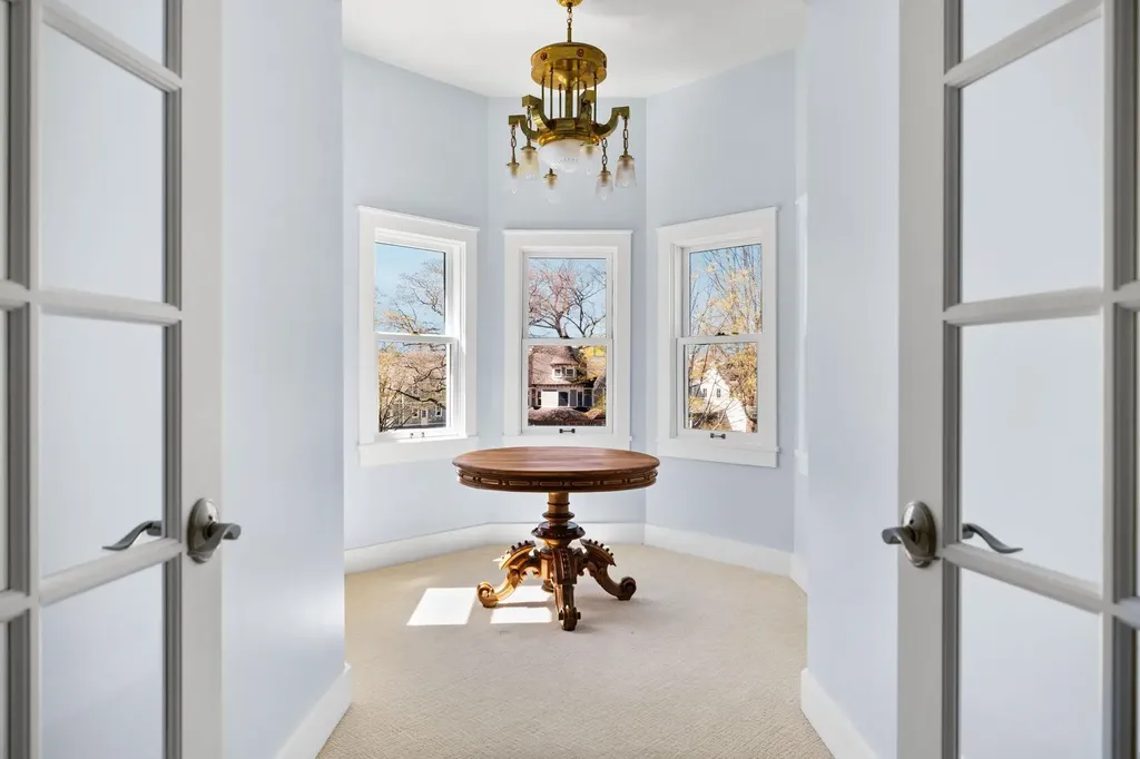 229 Wellington Street Traverse City City MI 49686