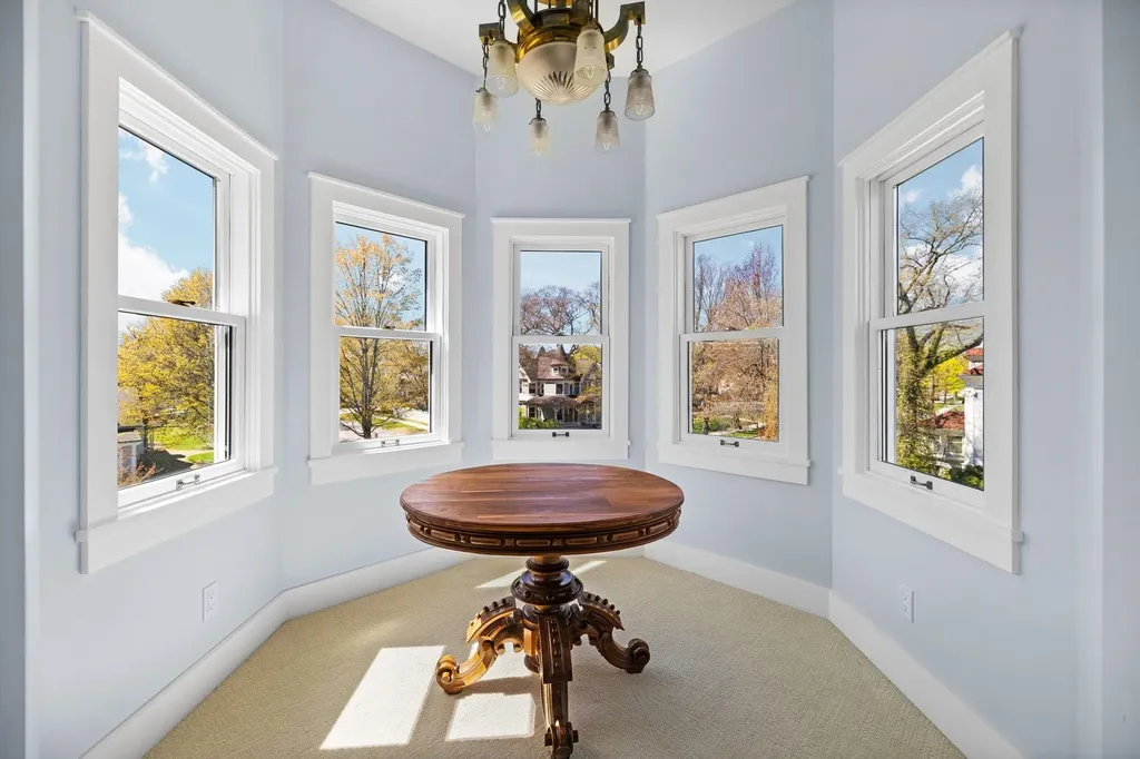 229 Wellington Street Traverse City City MI 49686