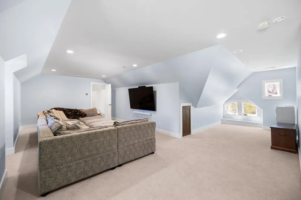 229 Wellington Street Traverse City City MI 49686