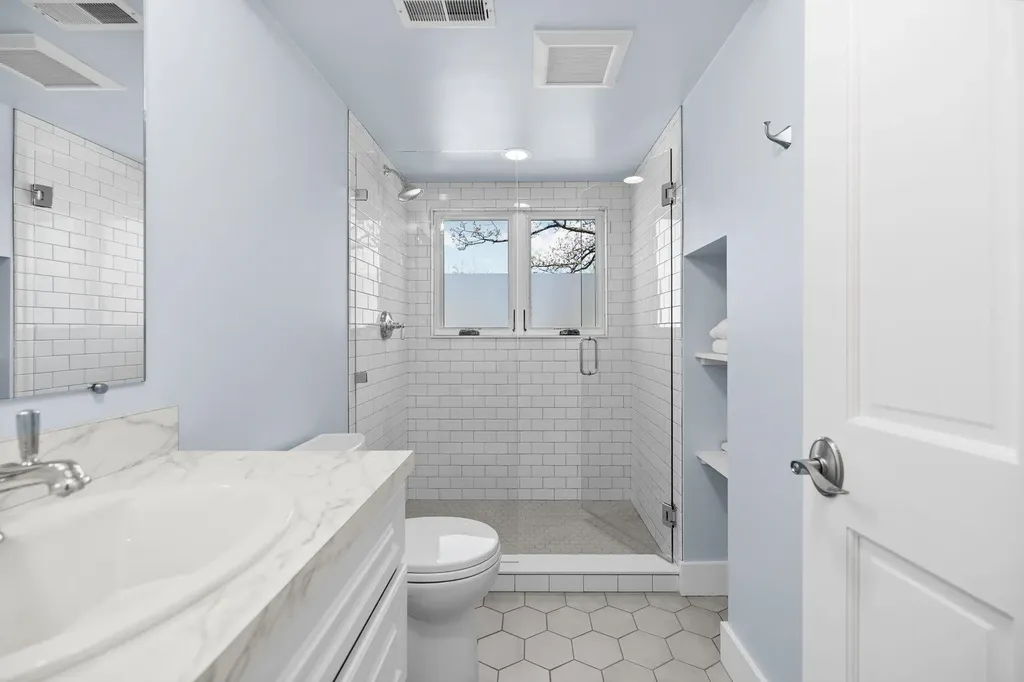 229 Wellington Street Traverse City City MI 49686