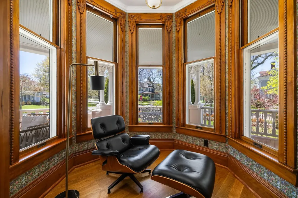 229 Wellington Street Traverse City City MI 49686