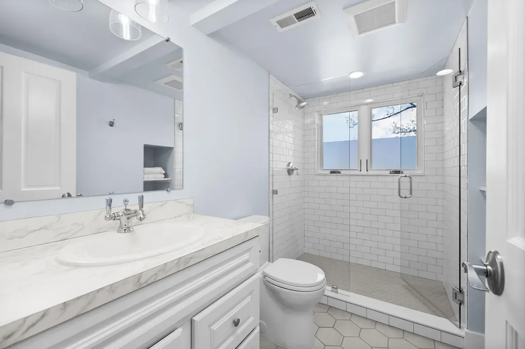 229 Wellington Street Traverse City City MI 49686
