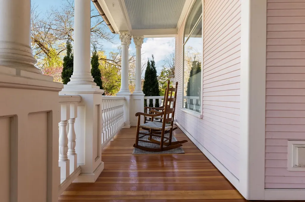229 Wellington Street Traverse City City MI 49686