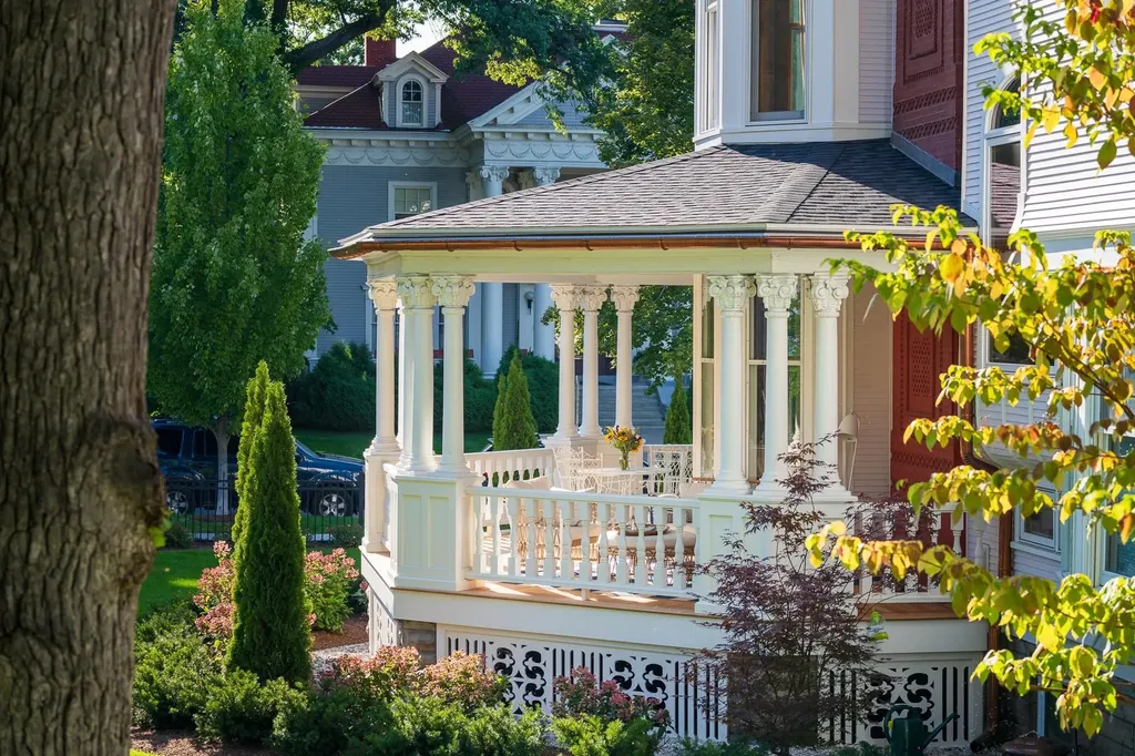 229 Wellington Street Traverse City City MI 49686